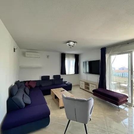 Ursula 3 تروغير