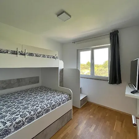 Ursula 3 تروغير